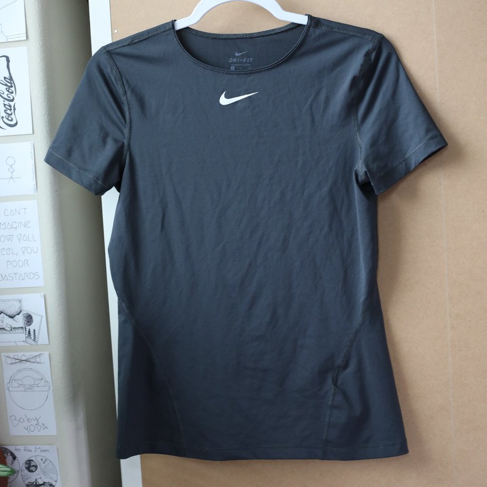 Nike Women's Drifit Short-sleeve